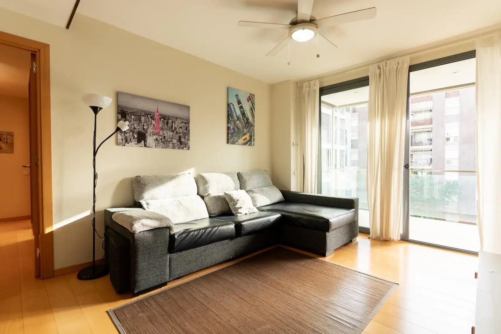 Sala d'estar de Apartament en venda en L'Hospitalet de Llobregat