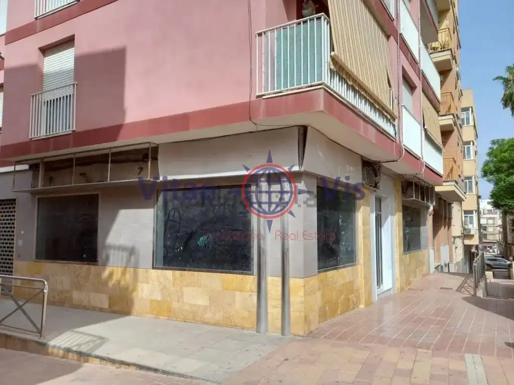 Local comercial en venta en Calle Perez Casas, imagen 2