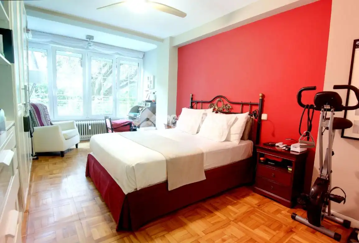 Habitación de Piso en venta en Madrid con Calefacción, Parquet y Terraza