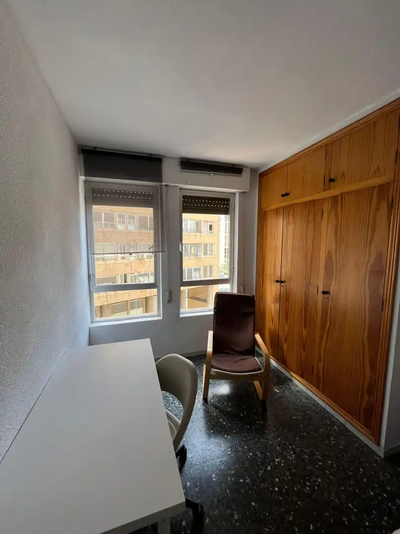 Piso de alquiler en Elche / Elx con Jardín privado, Terraza y Amueblado