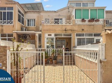 Adosado con balcón en venta en Nueva Torrevieja - Aguas Nuevas