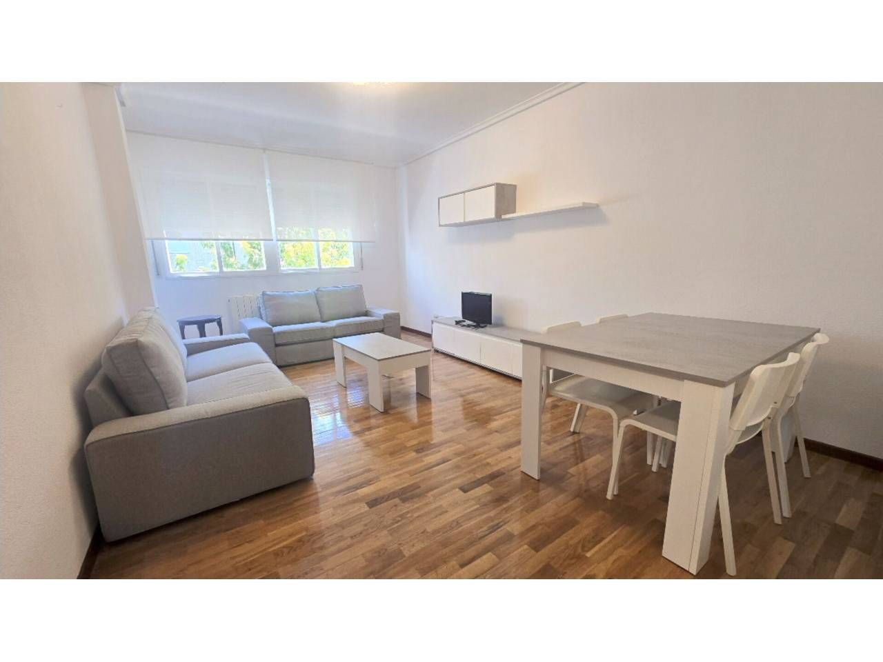Sala de estar de Piso de alquiler en  Logroño con Calefacción, Parquet y Trastero