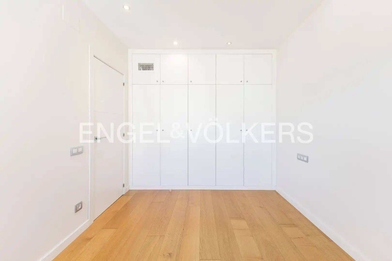 Schlafzimmer von Wohnung zum Verkauf in Barcelona mit Klimaanlage, Heizung und Parkett