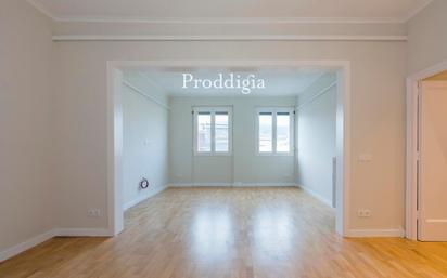 Bedroom of Flat for sale in  Barcelona Capital
