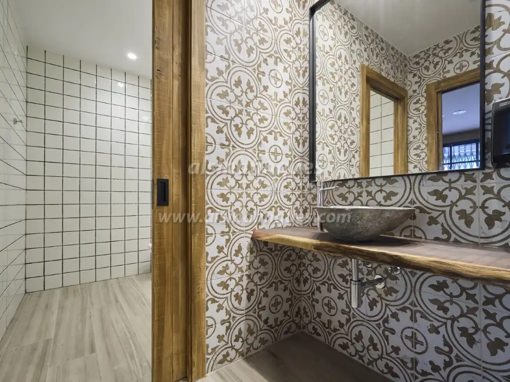 Baño de Local en venta en Lloret de Mar con Aire acondicionado y Amueblado
