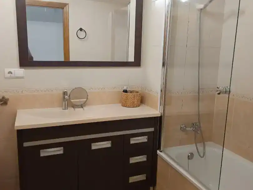 Badezimmer von Wohnung zur Miete in Alboraya mit Klimaanlage