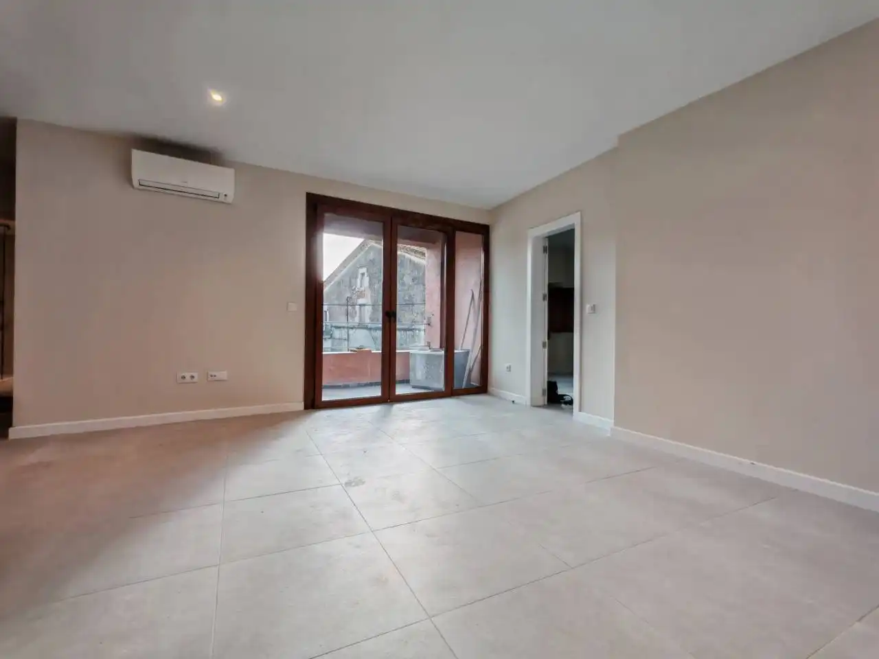 Habitación de Piso de alquiler en Albons con Aire acondicionado, Terraza y Balcón