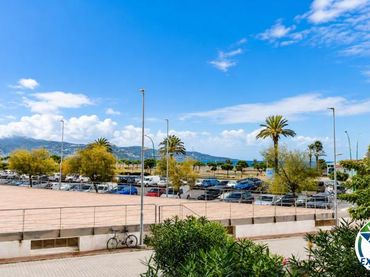 Apartament amb ascensor en venda a Carrer DELTA MUGA II 1 14 0