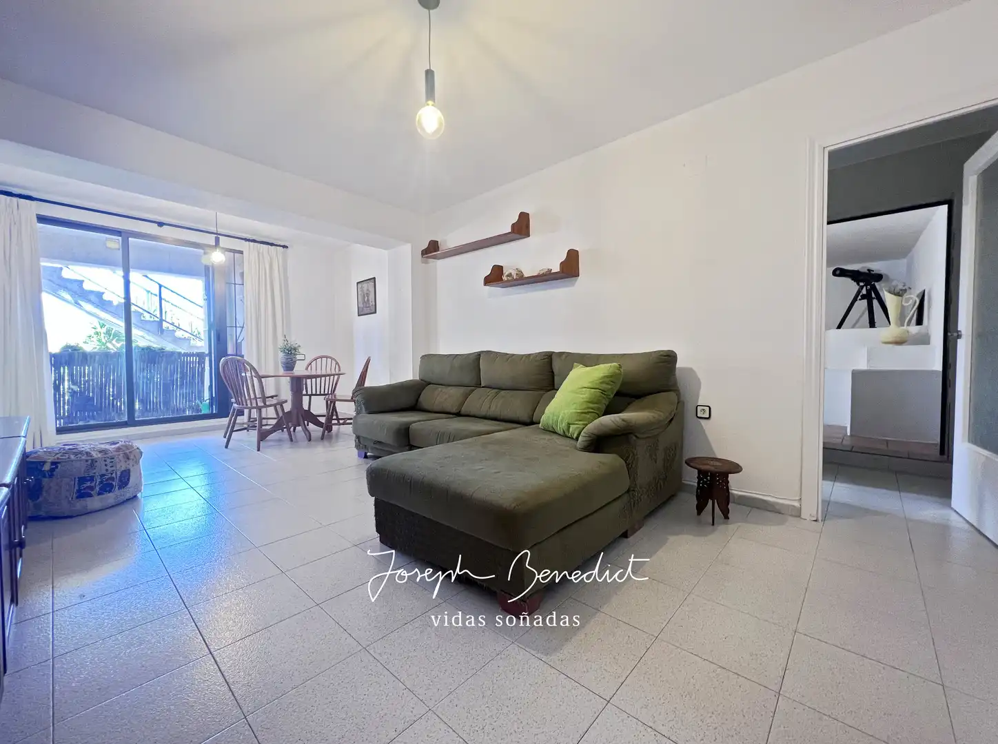 Sala de estar de Piso en venta en Castelldefels con Terraza, Horno y Balcón