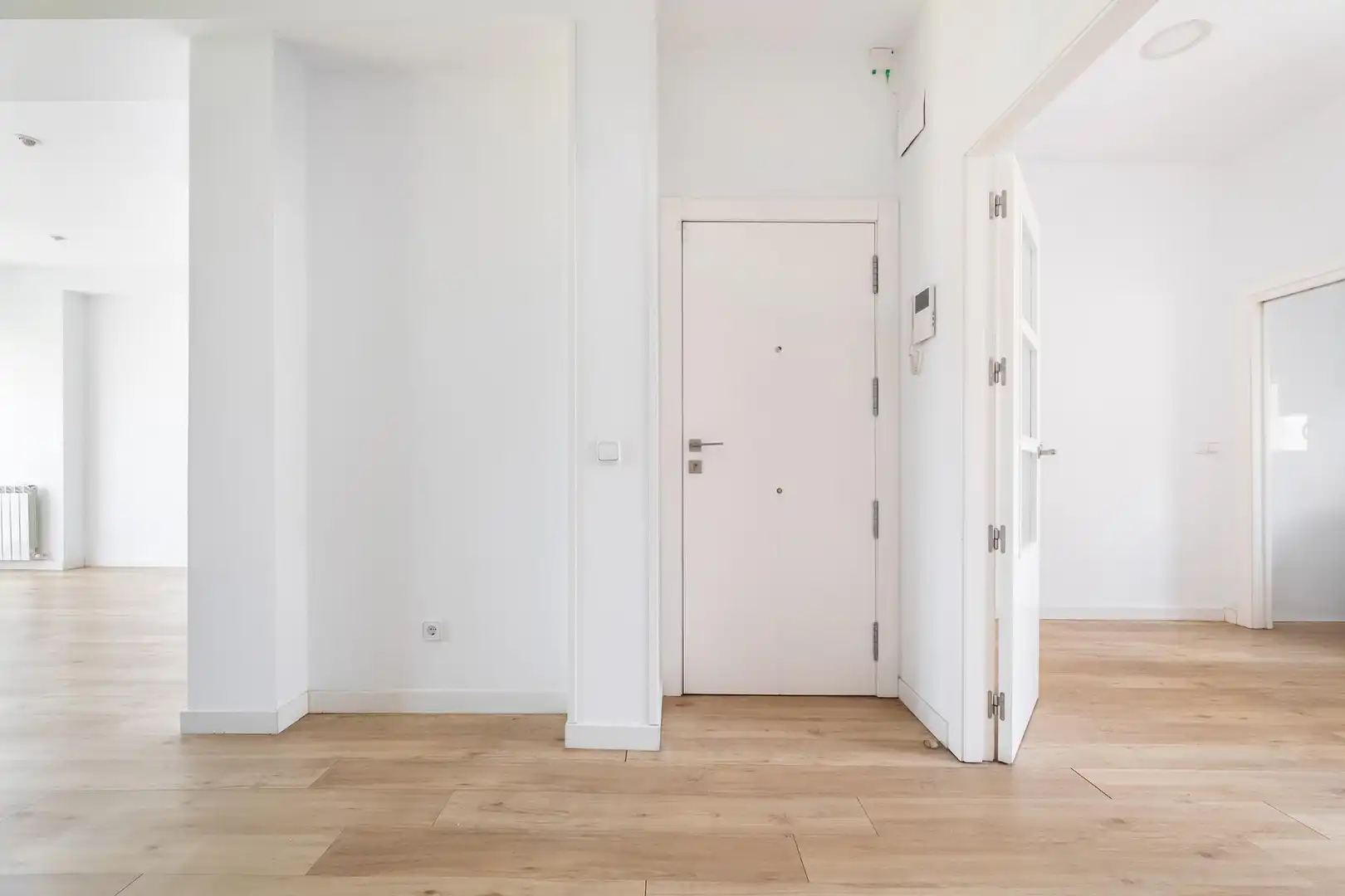 Flat for rent in Madrid  with Air Conditioner and Heating
