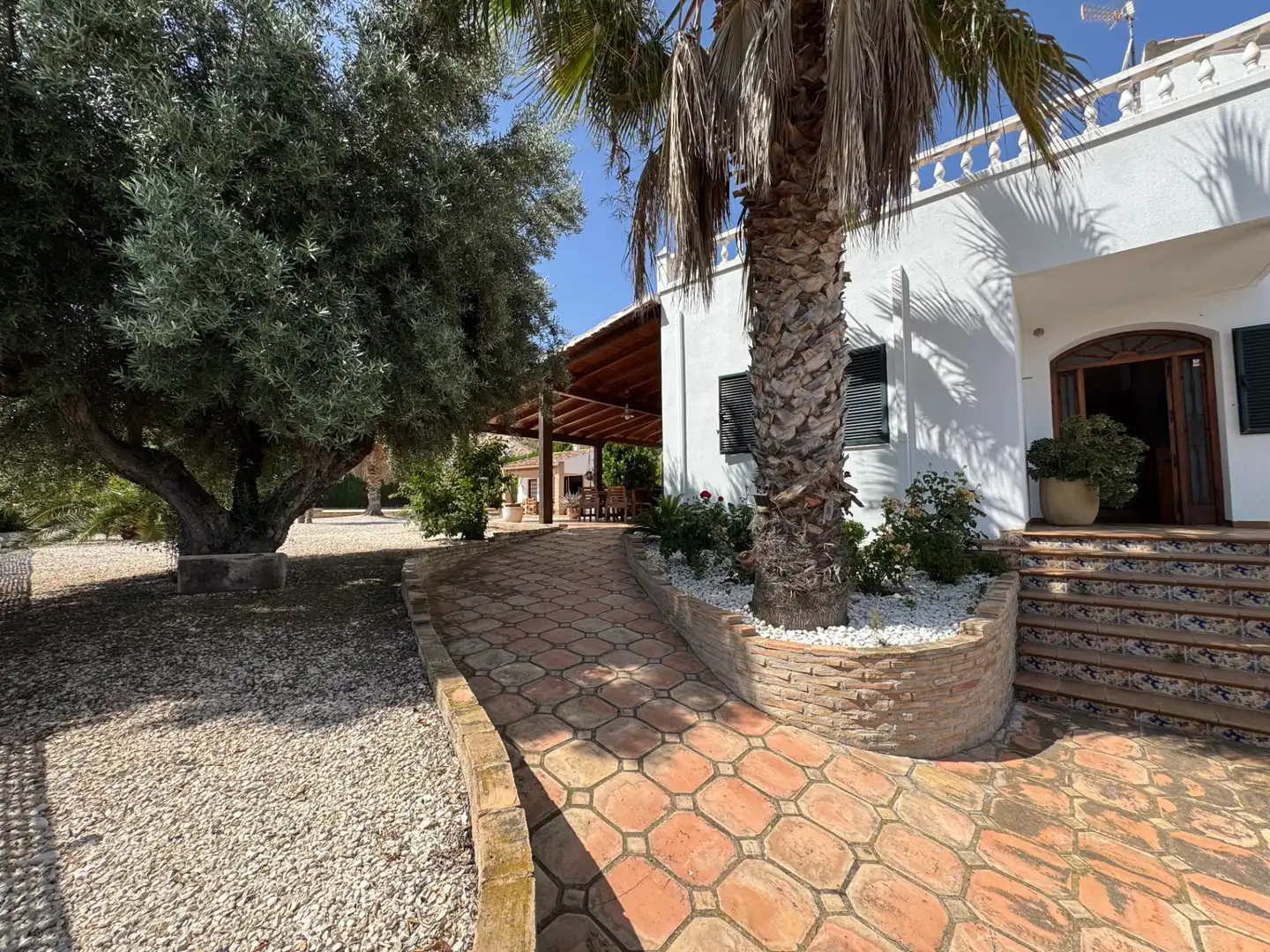 Chalet con terraza en venta en Calle Urba Coto Riñales 119, imagen 54