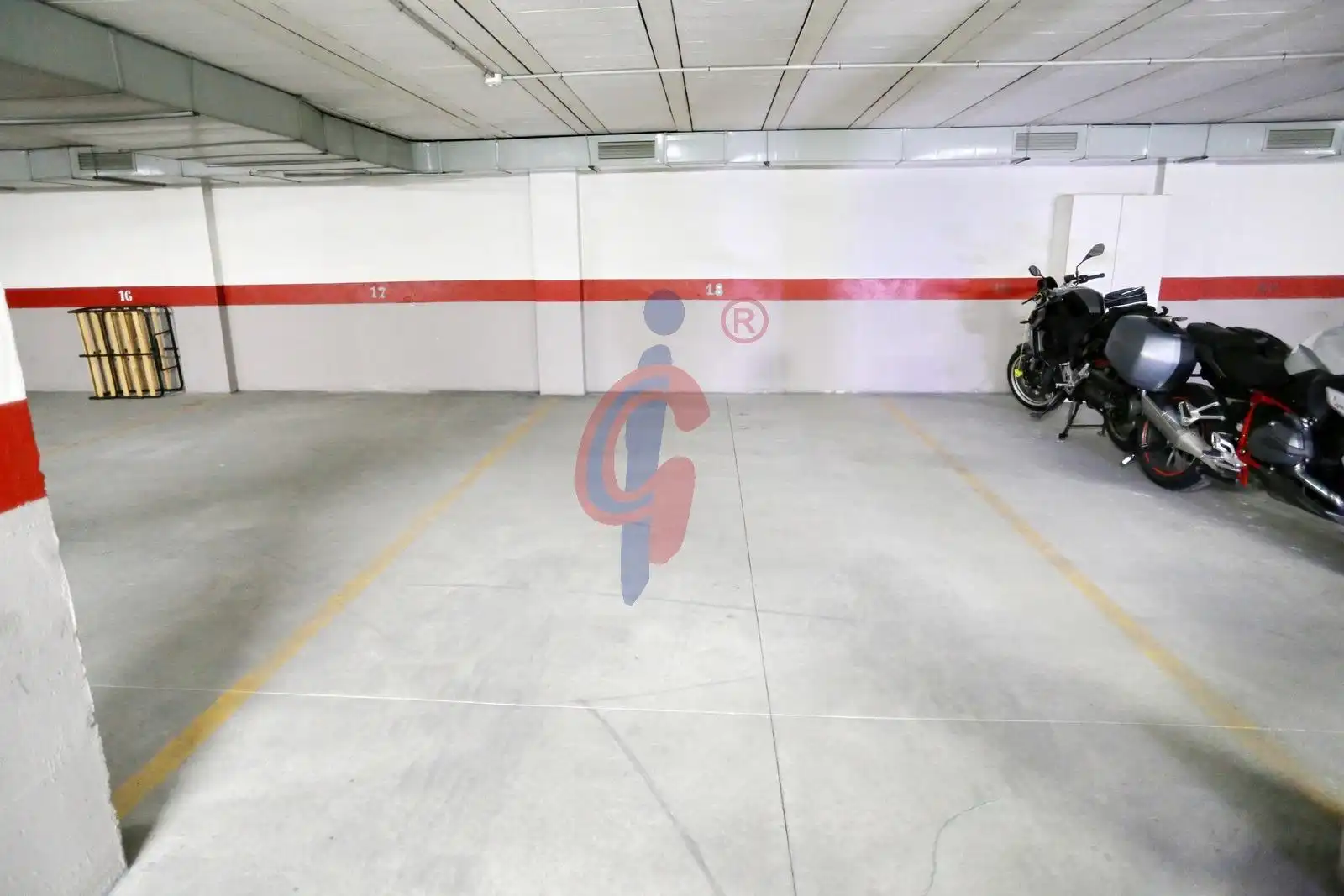 Parking de Apartamento en venta en Guardamar del Segura con Terraza y Amueblado