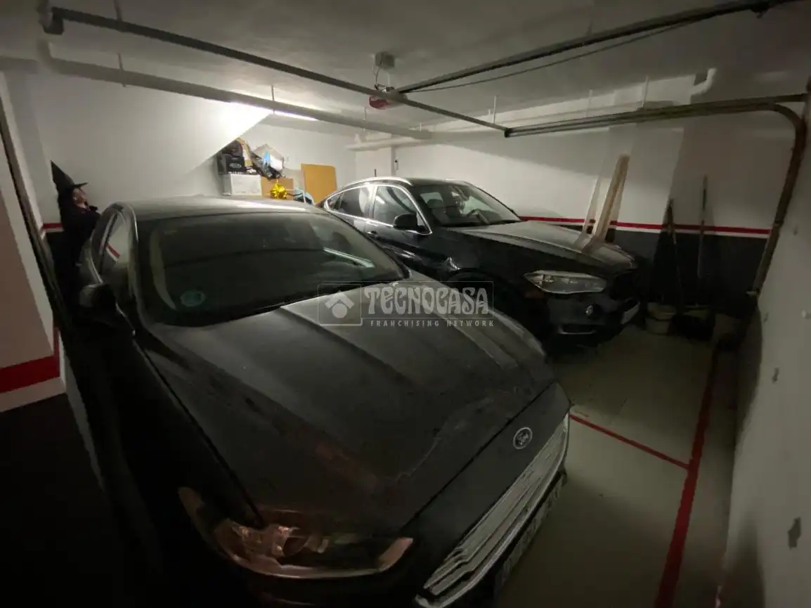 Parking de Casa adosada en venta en Cuarte de Huerva con Aire acondicionado y Calefacción