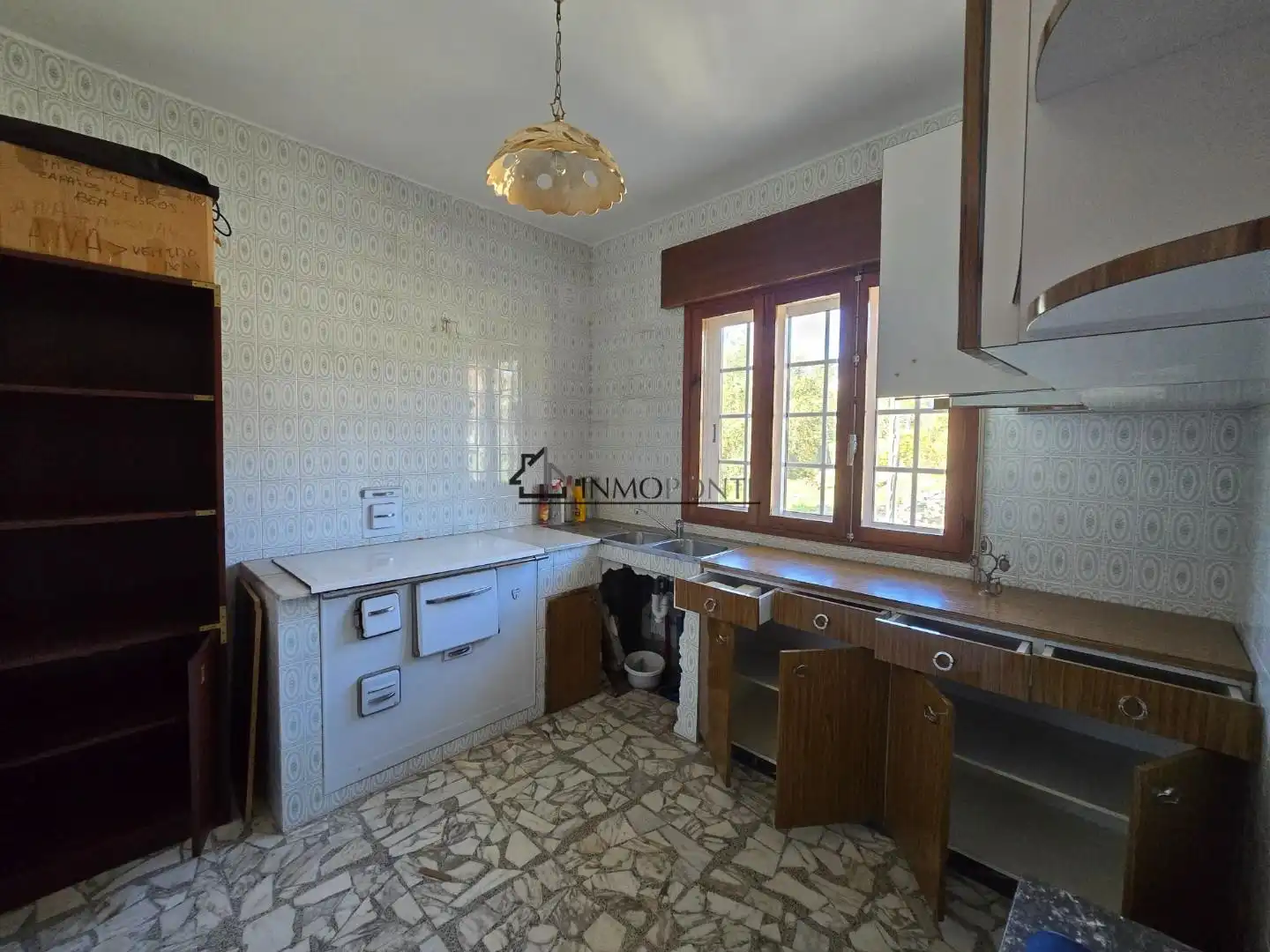 Cuina de Casa o xalet en venda en Moraña amb Jardí privat