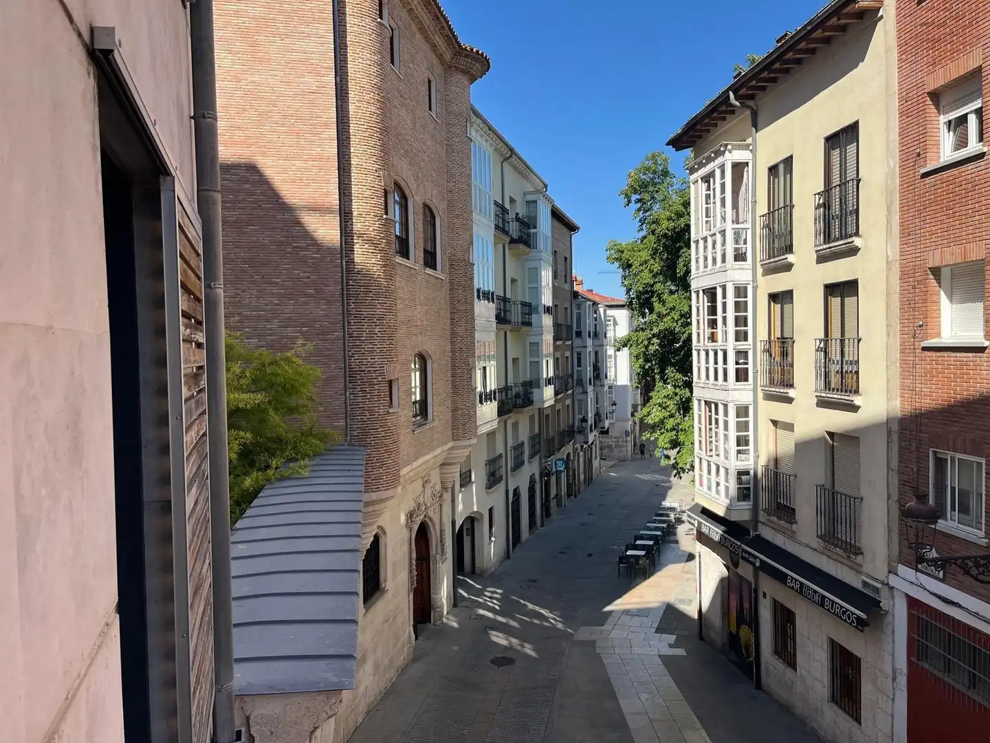 Außenansicht von Wohnung zur Miete in Burgos mit Heizung und Balkon