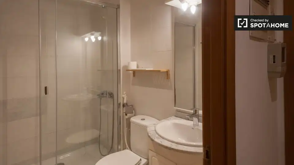 Flat with terrace to rent in Ciutat Vella, imagen 7