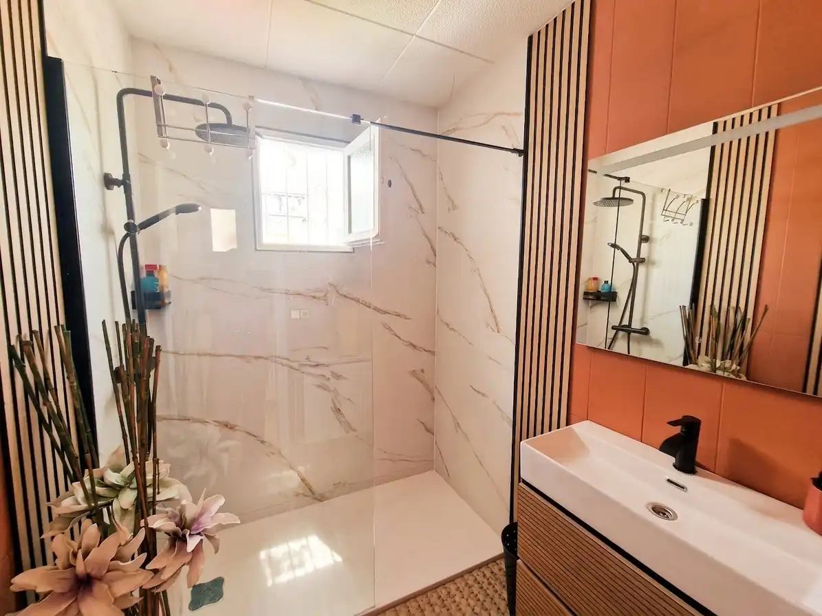 Bathroom of Houses for sale in Empuriabrava  with Air Conditioner, Heating and Private garden