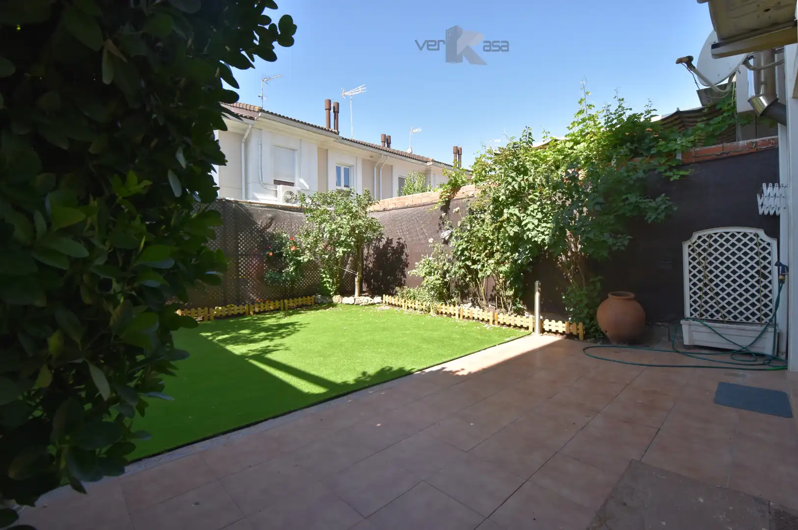 Garten von Einfamilien-Reihenhaus zum Verkauf in San Martín de la Vega mit Klimaanlage, Heizung und Privatgarten