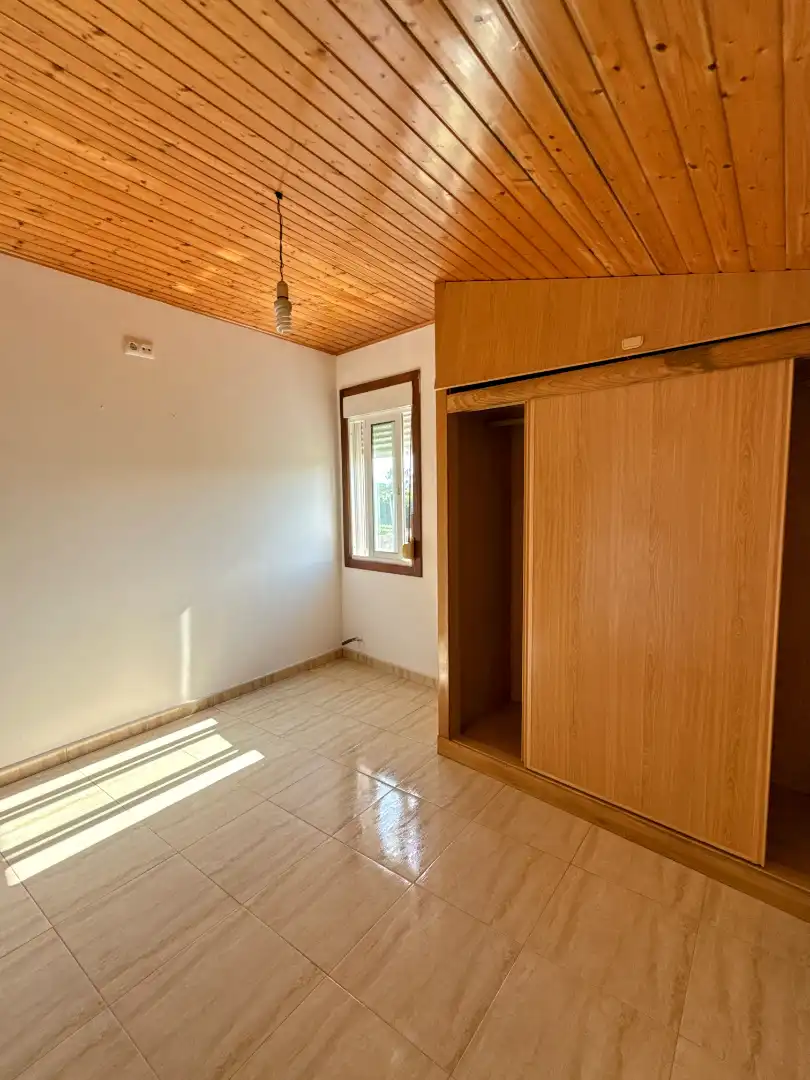 Dormitori de Casa o xalet en venda en Carballo amb Terrassa