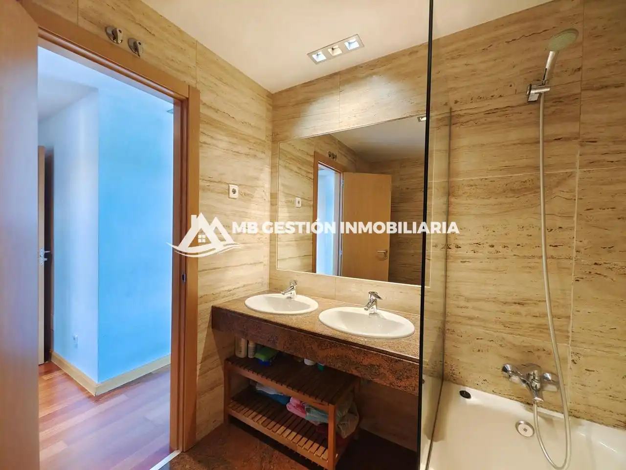Bathroom of Attic for sale in Fuenlabrada  with Air Conditioner, Heating and Private garden