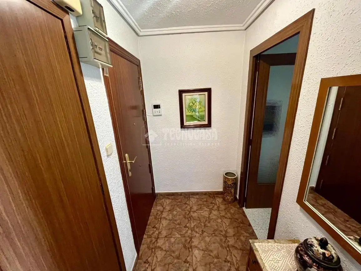 Flat for sale in Valencia  with Air Conditioner