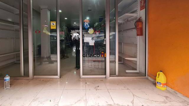 Local comercial en Alquiler en Calle del Músico Enric Casanova, 13 en Sant Josep - Zona Hospital