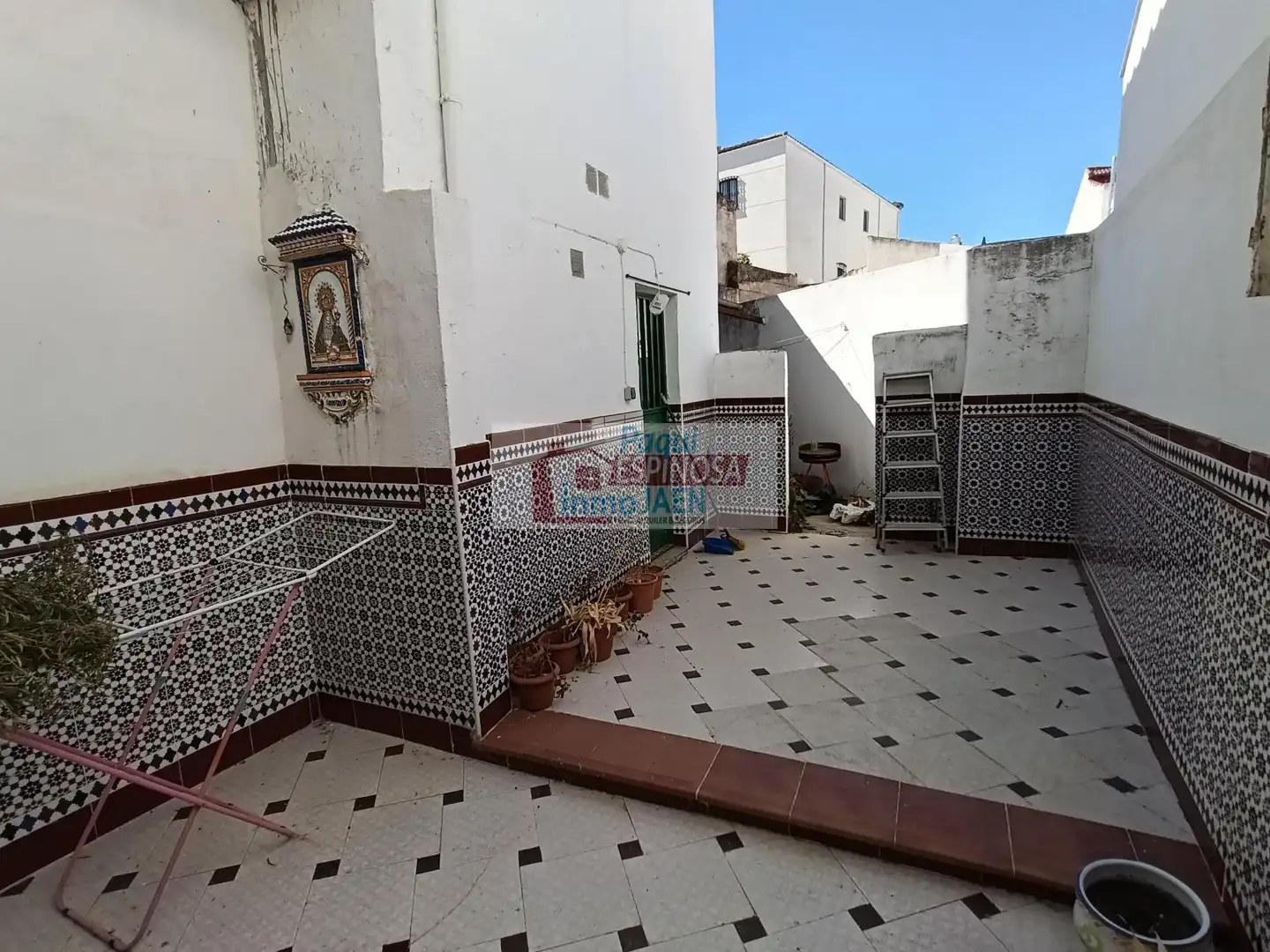 Vista exterior de Casa o xalet en venda en Torredonjimeno amb Traster
