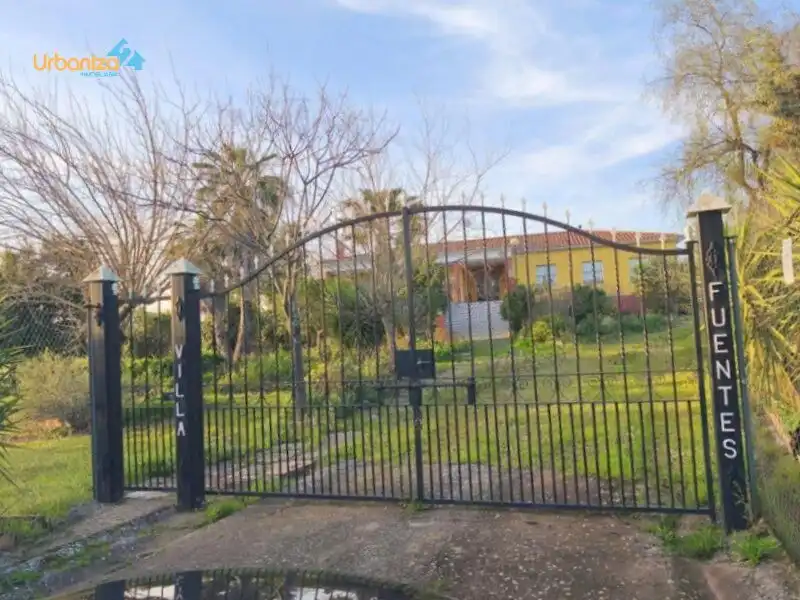 Außenansicht von Country house zum Verkauf in Villanueva del Fresno mit Klimaanlage und Alarm