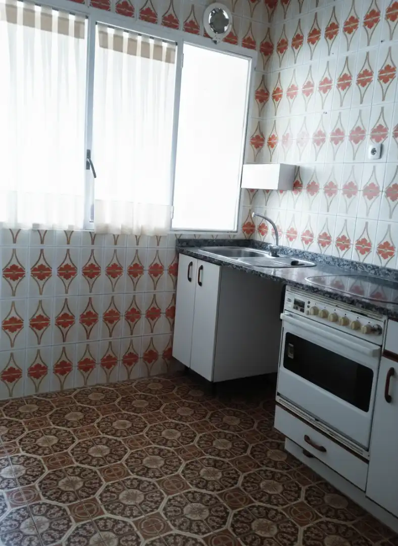 Cuina de Casa o xalet en venda en Zaragoza amb Calefacció