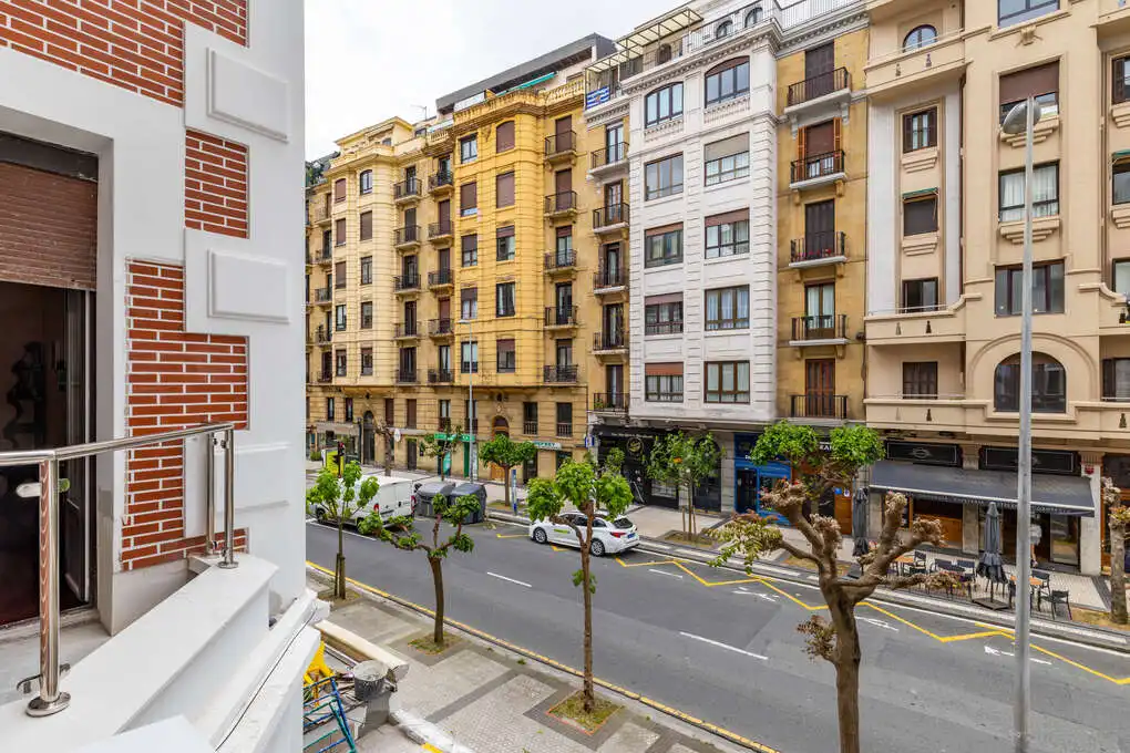 Exterior view of Flat for sale in Donostia - San Sebastián   with Heating, Balcony and Alarm