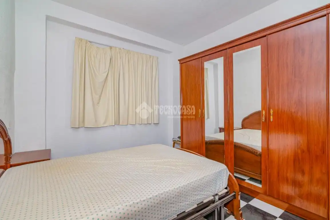 Dormitori de Casa adosada en venda en Loja