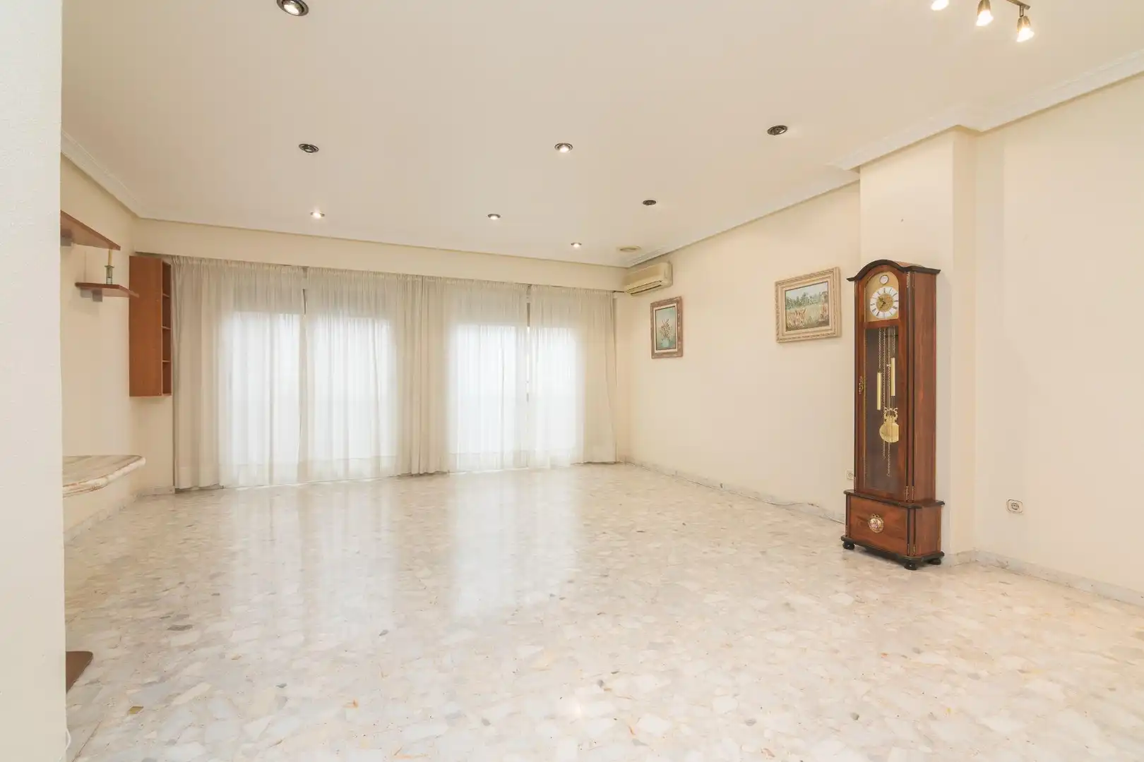 Sala d'estar de Casa o xalet en venda en Elche / Elx amb Aire condicionat, Terrassa i Traster