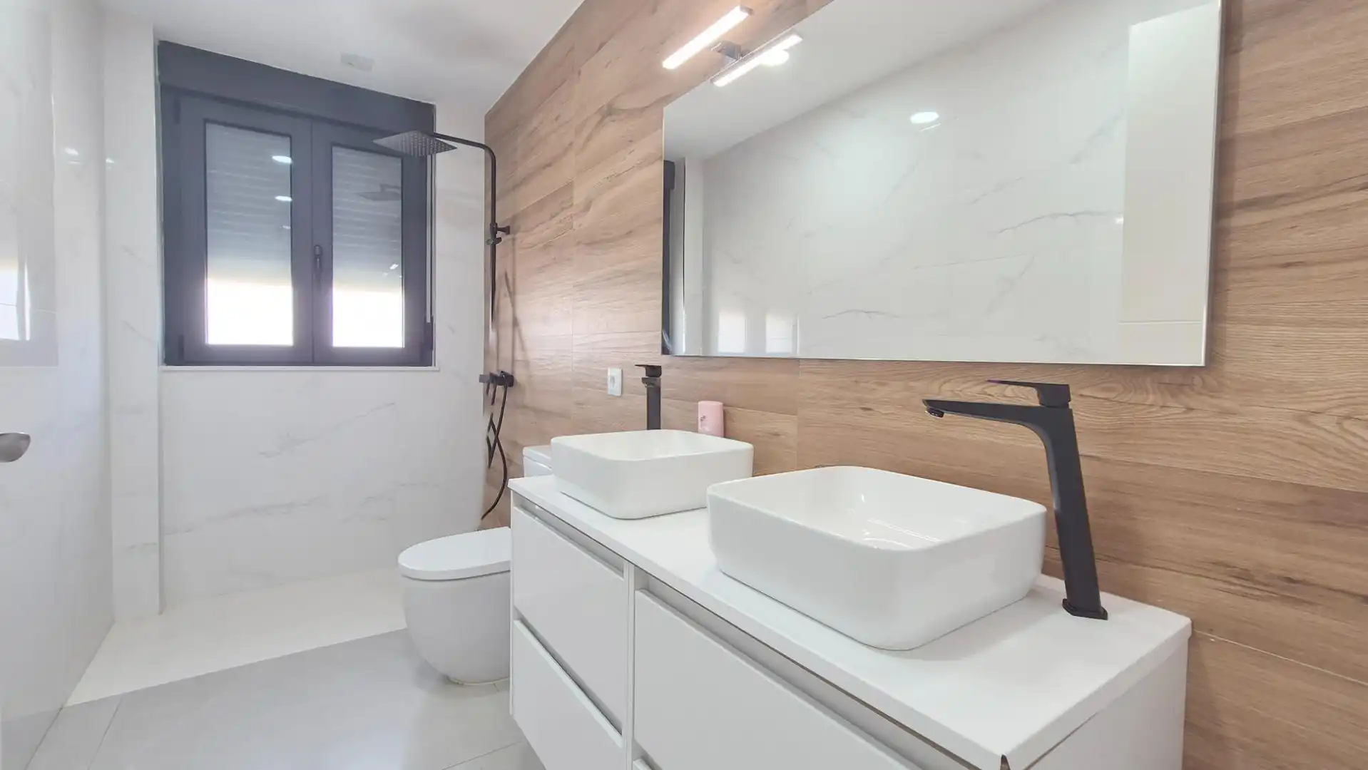Baño de Casa o chalet en venta en Carrascal de Barregas con Aire acondicionado, Calefacción y Jardín privado