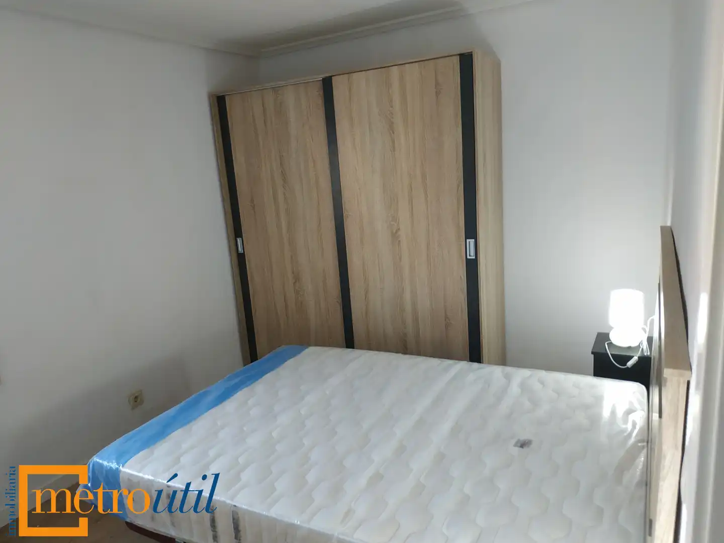 Bedroom of Flat for sale in Salamanca  with Heating, Parquet flooring and Balcony