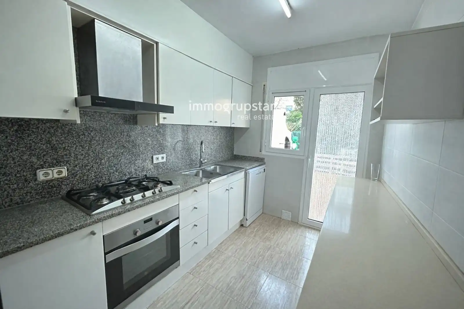 Terraced house with terrace for sale in President Irla, imagen 6