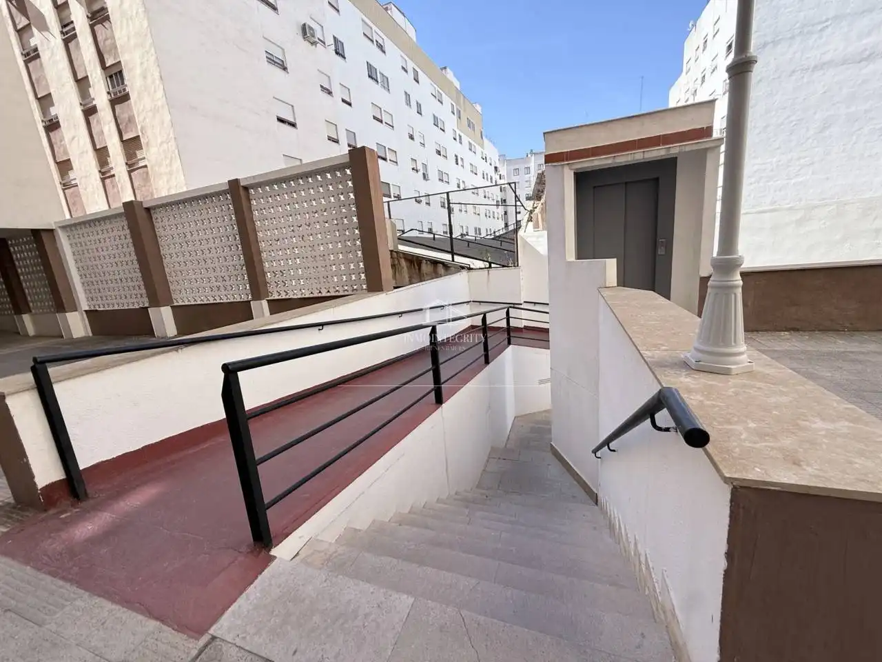 Vista exterior de Pis en venda en Castellón de la Plana / Castelló de la Plana amb Aire condicionat, Calefacció i Moblat