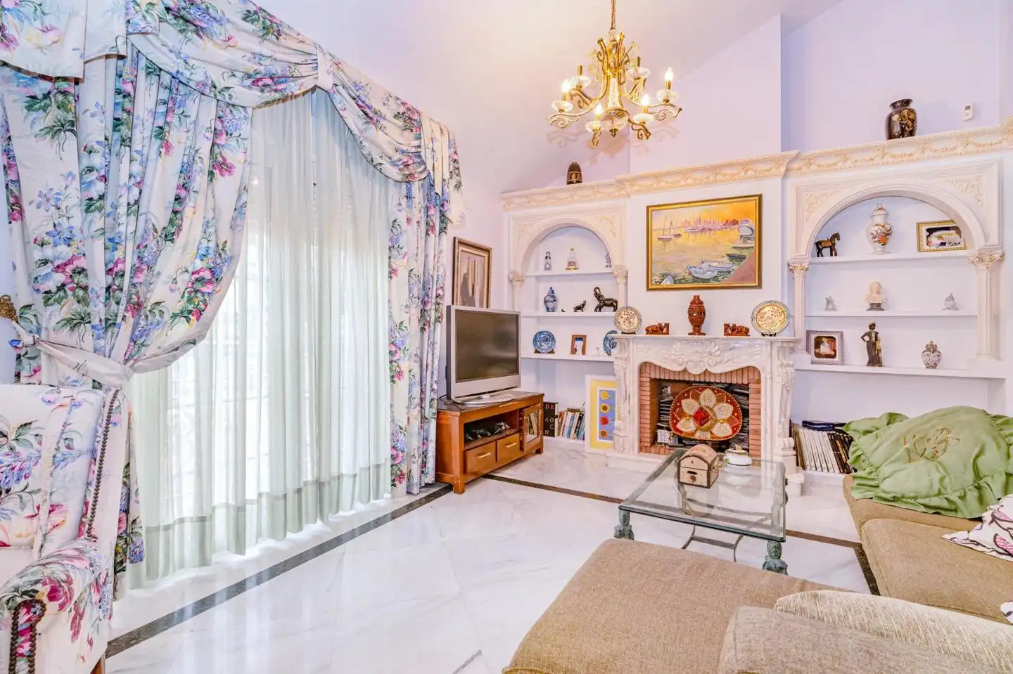 Sala d'estar de Casa o xalet en venda en La Zubia amb Calefacció, Jardí privat i Terrassa