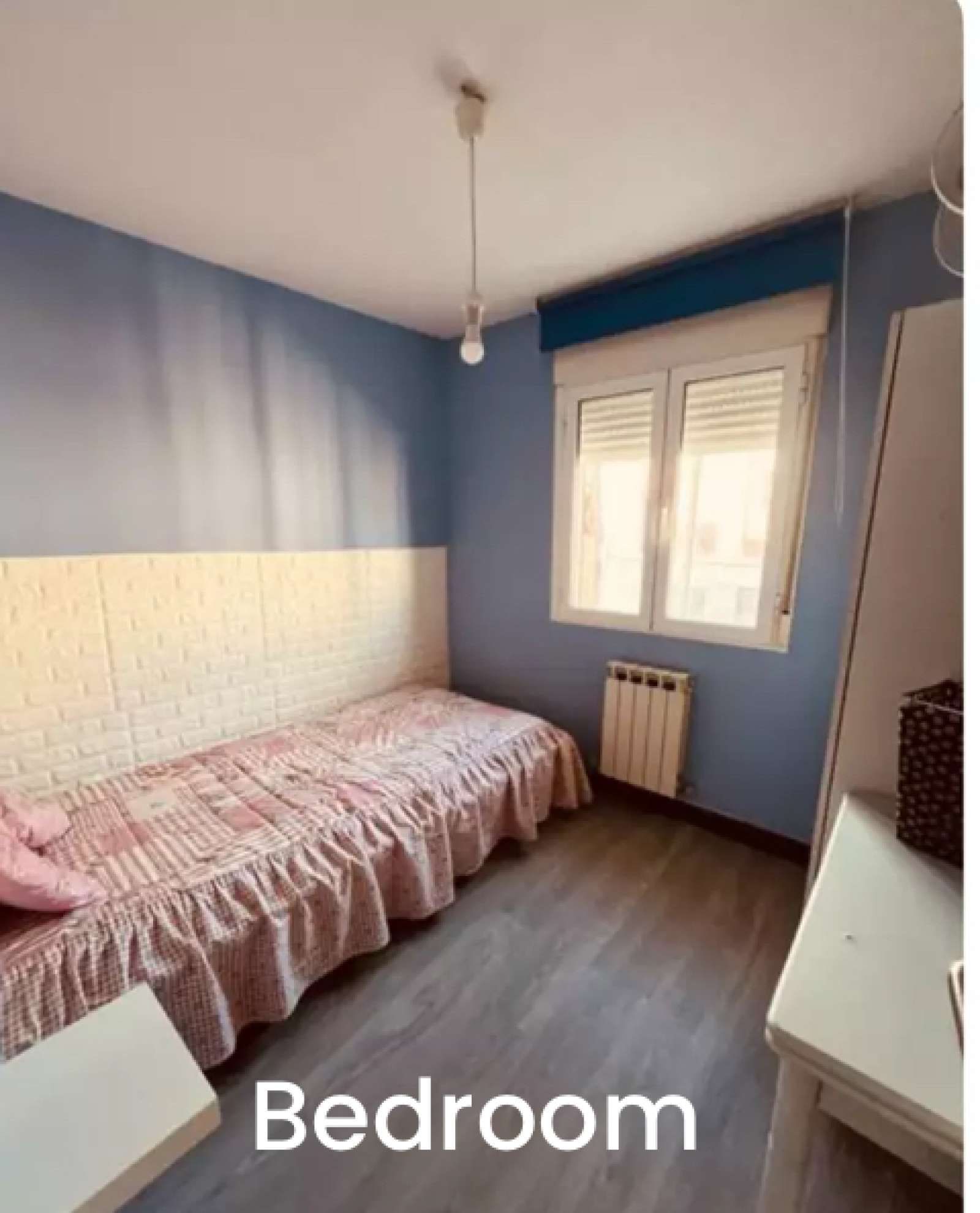 Bedroom of Flat to share in  Zaragoza Capital  with Air Conditioner, Heating and Terrace