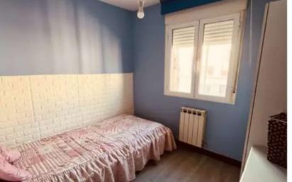 Bedroom of Flat to share in  Zaragoza Capital  with Air Conditioner, Heating and Terrace