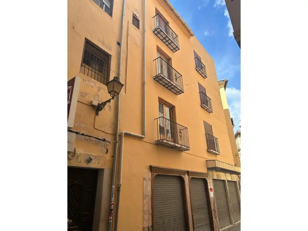 Vista exterior de Edifici en venda en Segorbe