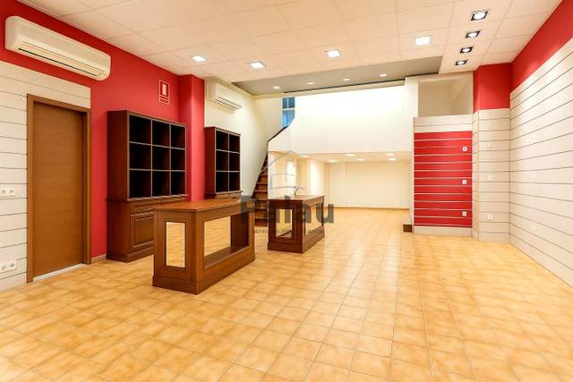 Local comercial en Alquiler en Carrer des Ramal en Alaior poble