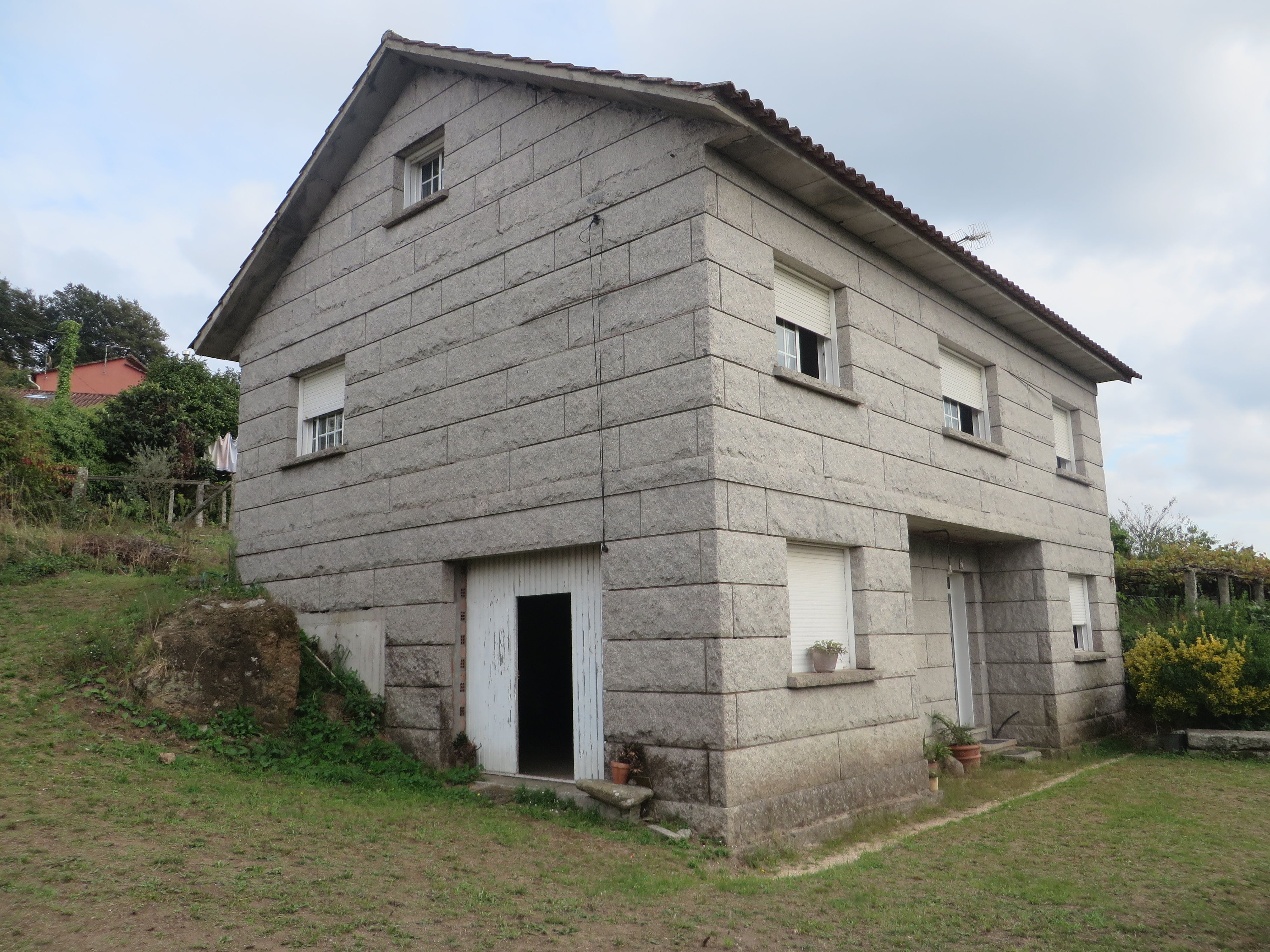 Vista exterior de Casa o xalet en venda en Caldas de Reis amb Jardí privat i Moblat