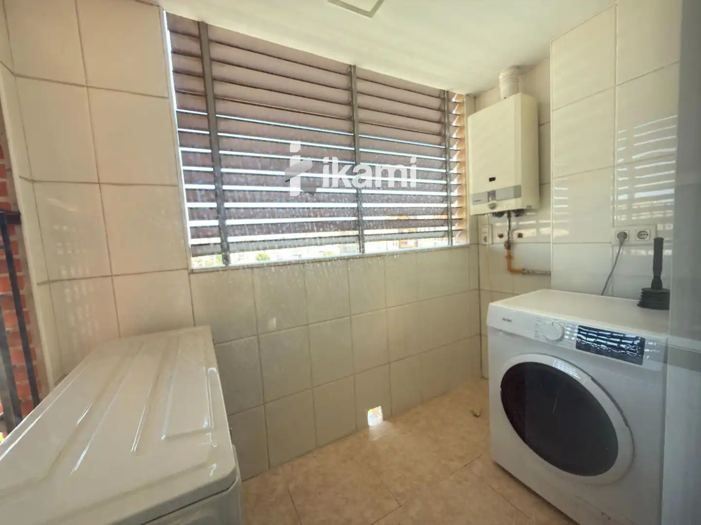 Habitación de Piso en venta en Valencia con Aire acondicionado, Terraza y Piscina