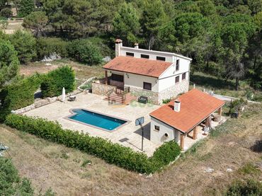 Casa con piscina en venta en Camí de la Pista
