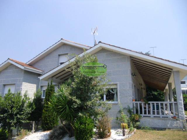 Casa-chalet en Venta en As Lagoas