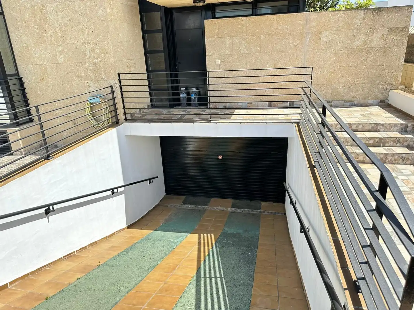 Adossat amb jardí en venda a Carrer del Rescat, imagen 4