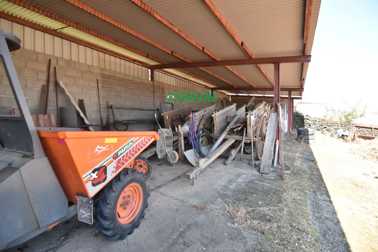 Industrial buildings for sale in Robleda