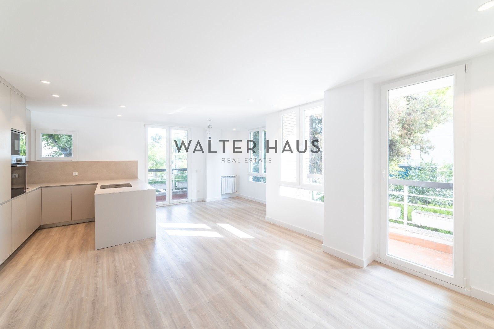 Exterior view of Flat for sale in  Madrid Capital  with Air Conditioner, Heating and Oven