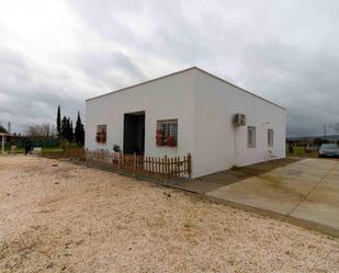 Vista exterior de Finca rústica en venda en Badajoz Capital amb Aire condicionat