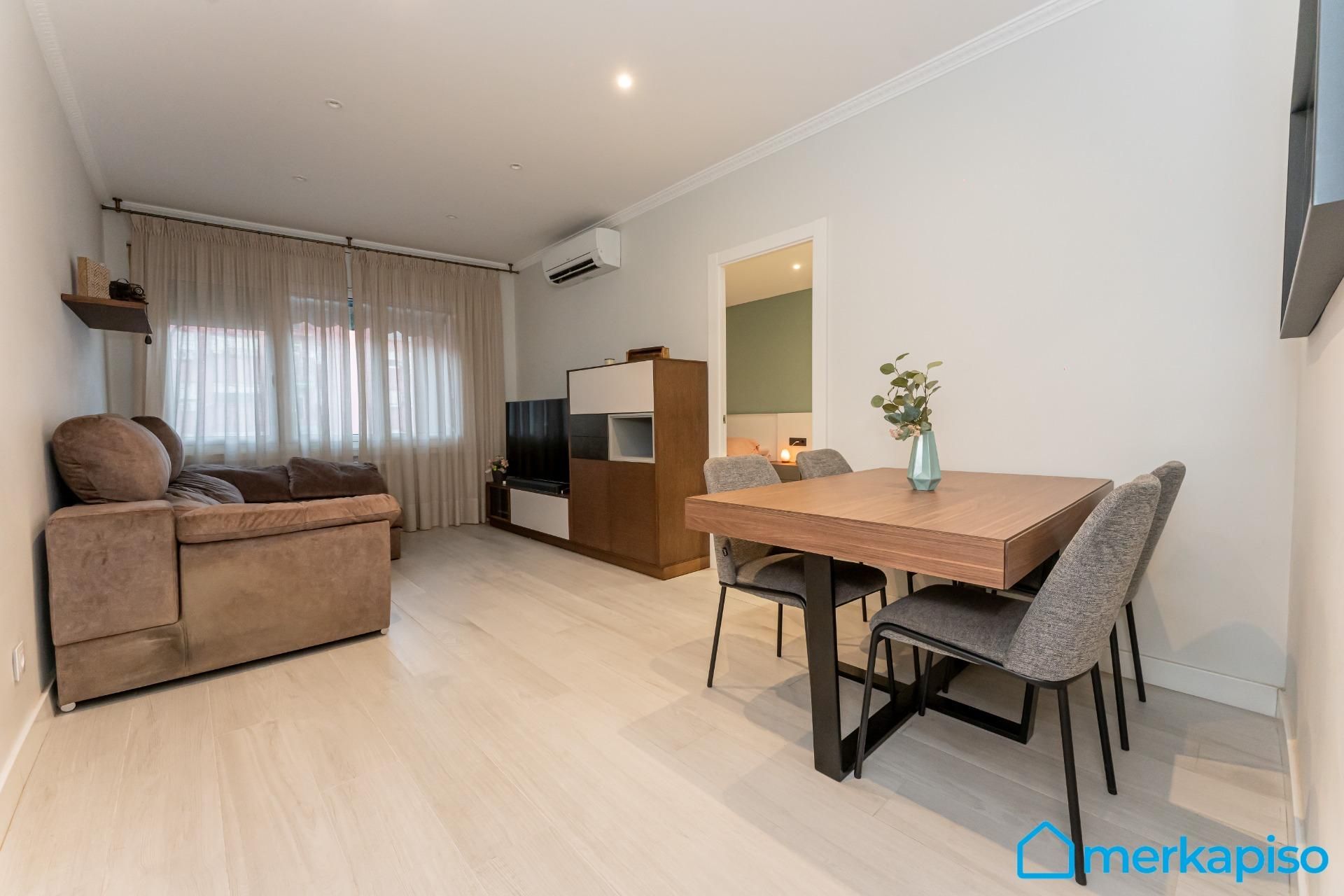 Sala de estar de Piso en venta en  Barcelona Capital con Aire acondicionado y Calefacción